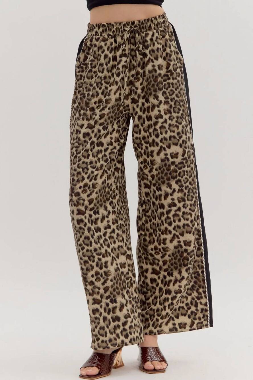 NEW ENTRO women's callie pant in leopard